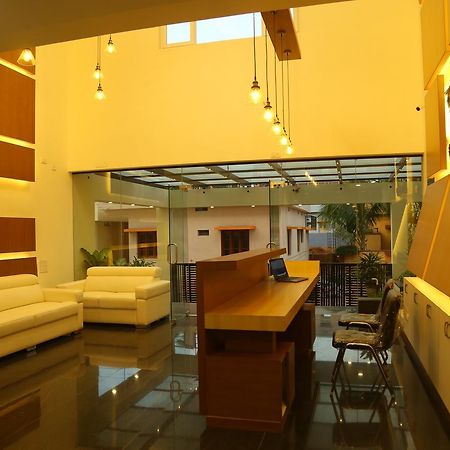 Отель Samarth Residency Хоспет Экстерьер фото