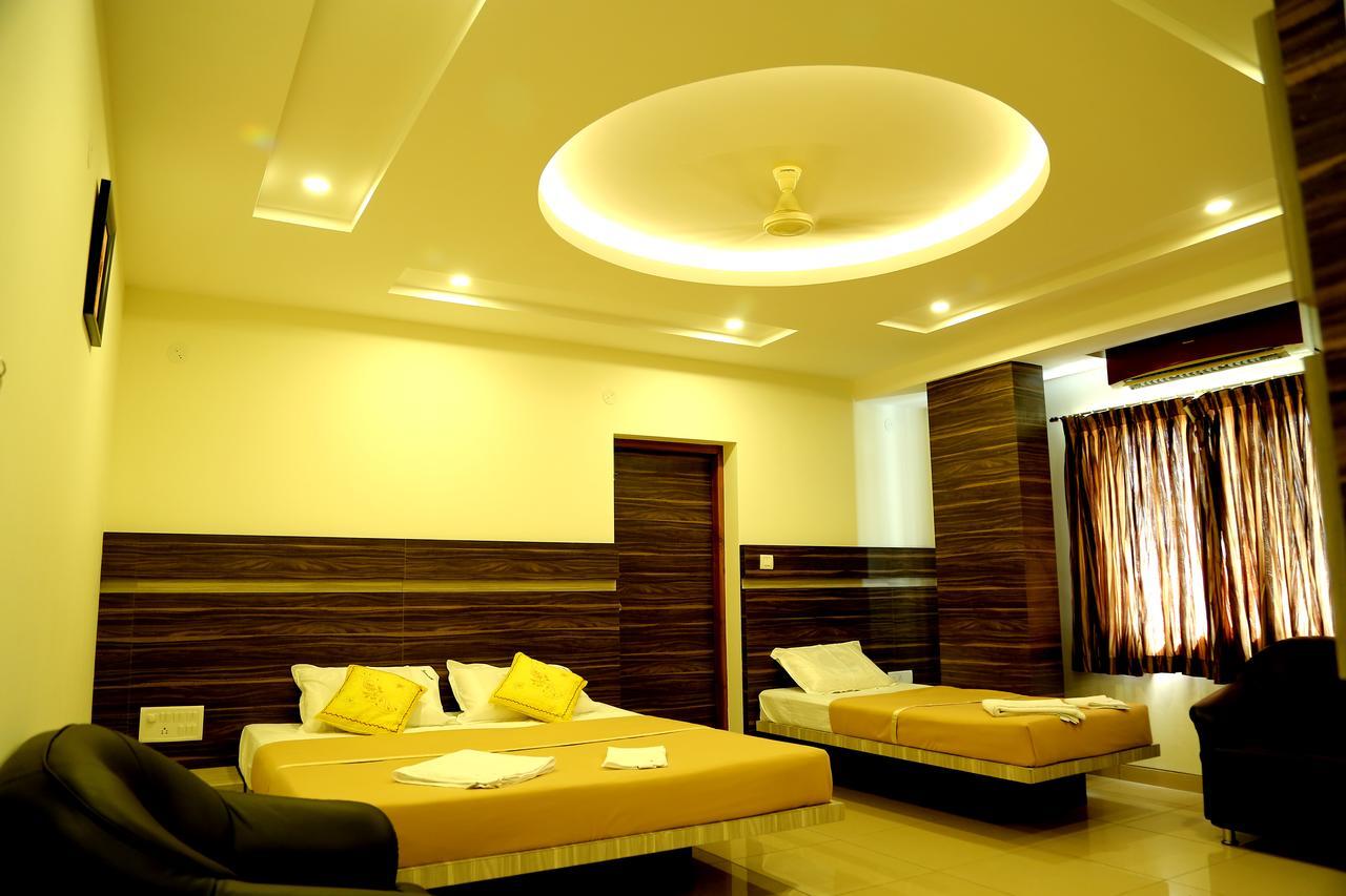 Отель Samarth Residency Хоспет Экстерьер фото