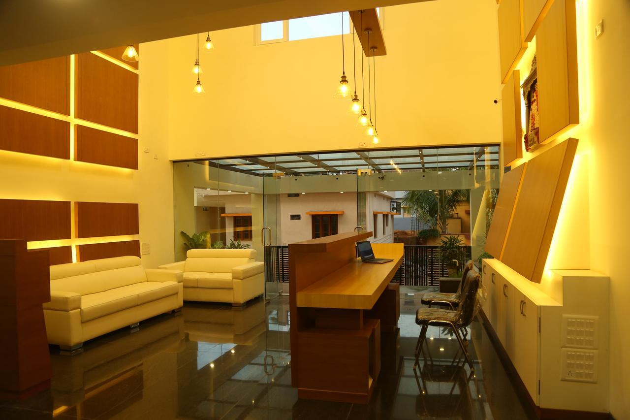 Отель Samarth Residency Хоспет Экстерьер фото